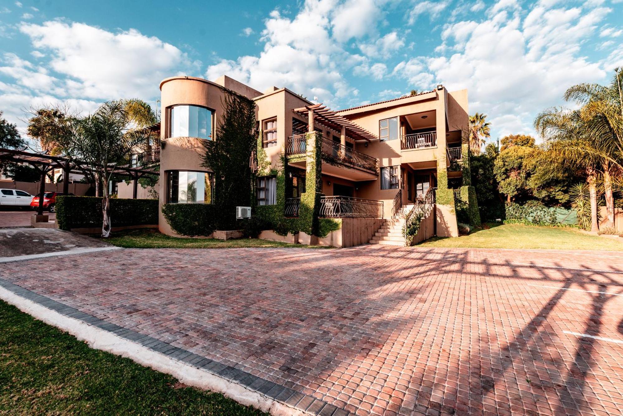 Chateau La Mer Exclusive Guesthouse & Spa Хартбееспоорт Екстериор снимка