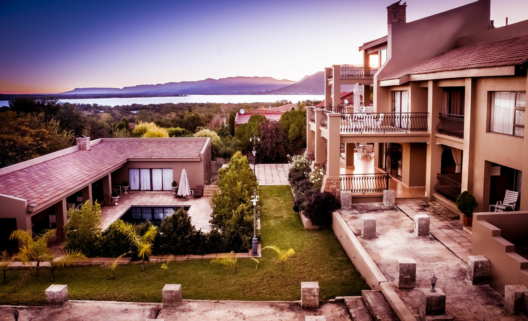 Chateau La Mer Exclusive Guesthouse & Spa Хартбееспоорт Екстериор снимка
